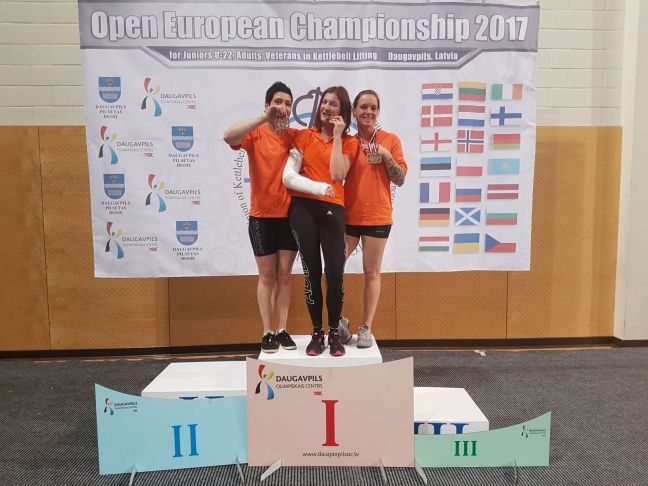 Zilver op het EK Kettlebell Sport voor Vera van der Wel