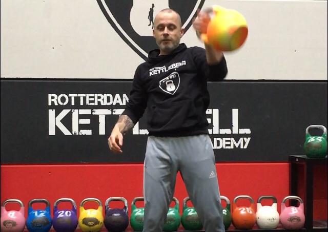 Thuis de basics trainen met Kettlebells